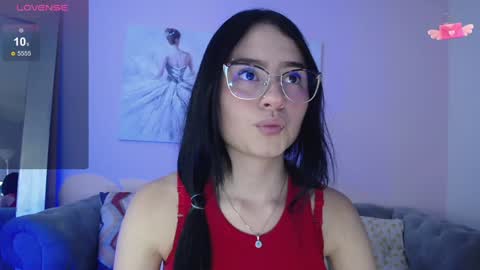 Snapshot of rousee_v chatting on January 22, 12:48 am Rousee online show from January 22, 12:48 am