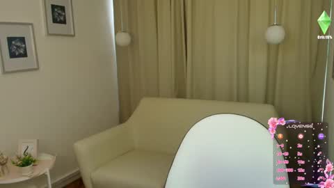 Snapshot of rousee_v chatting on November 15, 12:13 pm Rousee online show from November 15, 12:13 pm