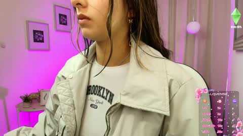 Snapshot of rousee_v chatting on November 20, 12:05 pm Rousee online show from November 20, 12:05 pm