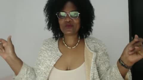 luxa online show from October 10, 2:38 pm