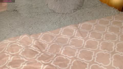 Rouss marie henao  online show from January 18, 12:24 am