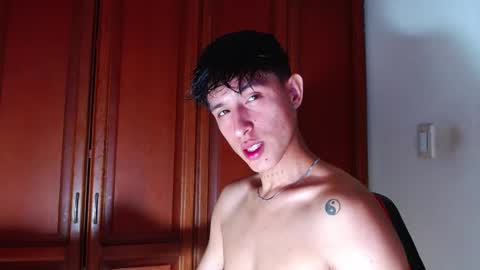 rowanboy23 online show from September 16, 2:23 am