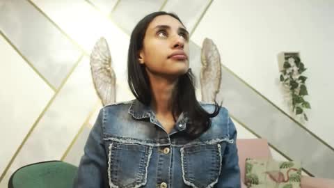   online show from October 7, 8:39 pm