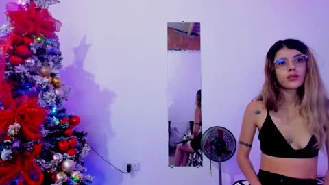 roxy online show from December 4, 4:27 pm