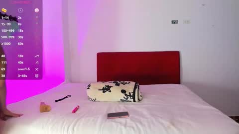 Roxane Diaz online show from November 16, 1:17 pm