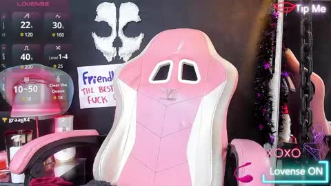 Roxane  online show from March 7, 1:07 pm