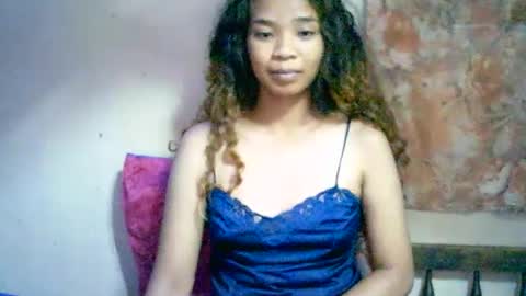 Snapshot of roxanne_98 chatting on December 20, 2:52 am roxanne_98 online show from December 20, 2:52 am