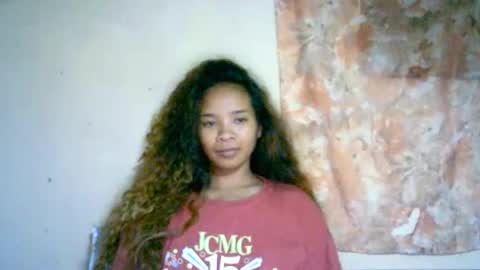 Snapshot of roxanne_98 chatting on January 19, 3:39 am roxanne_98 online show from January 19, 3:39 am