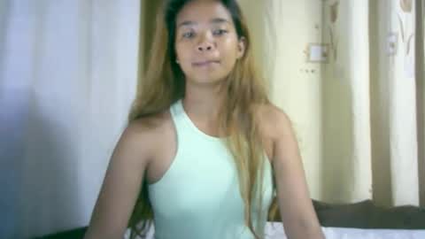 Snapshot of roxanne_98 chatting on November 22, 11:37 pm roxanne_98 online show from November 22, 11:37 pm