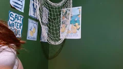 Snapshot of roxiehood chatting on October 17, 2:15 am Roxie online show from October 17, 2:15 am