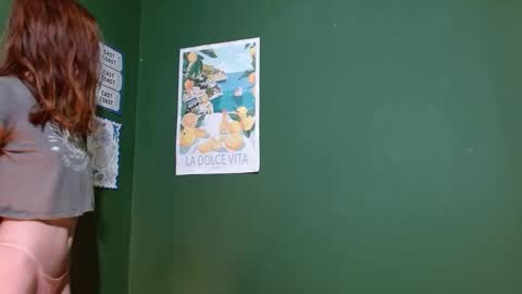 Snapshot of roxiehood chatting on November 12, 2:01 am Roxie online show from November 12, 2:01 am