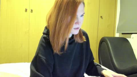 Snapshot of roxxxco chatting on February 3, 6:13 am Tatyana online show from February 3, 6:13 am