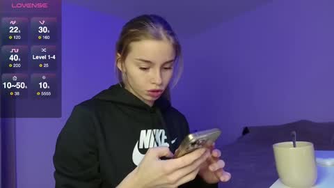 Snapshot of roxxxie_reid chatting on February 25, 6:53 pm Roxieex ABBY online show from February 25, 6:53 pm