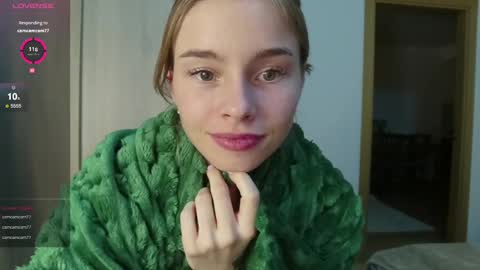 Snapshot of roxxxie_reid chatting on March 10, 8:23 pm Roxieex ABBY online show from March 10, 8:23 pm