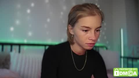 Snapshot of roxxxie_reid chatting on October 10, 9:36 pm Roxieex ABBY online show from October 10, 9:36 pm