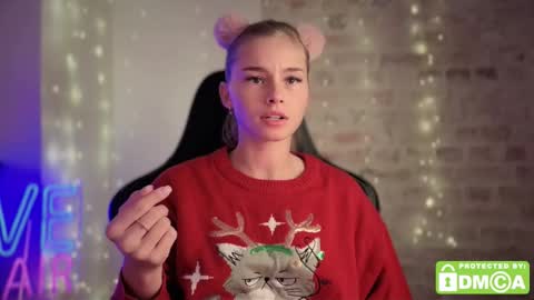 Snapshot of roxxxie_reid chatting on November 9, 9:46 pm Roxieex ABBY online show from November 9, 9:46 pm