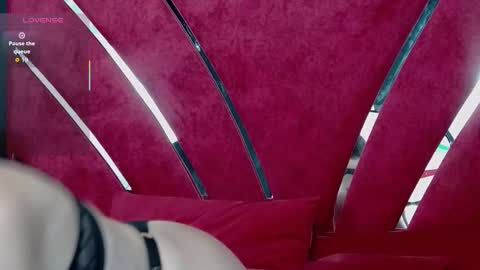 Roxy online show from September 18, 3:58 pm