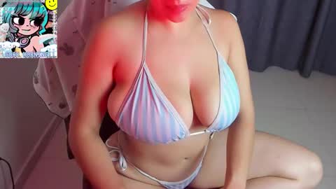 Snapshot of roxy_clark chatting on September 10, 11:05 pm Annah online show from September 10, 11:05 pm