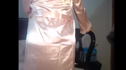 Snapshot of roxy_love21 chatting on October 10, 11:26 pm Rox online show from October 10, 11:26 pm