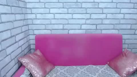 Snapshot of roxy_luxe chatting on November 29, 8:17 am roxy_luxe online show from November 29, 8:17 am