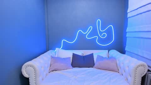 Roxy online show from December 19, 10:34 am