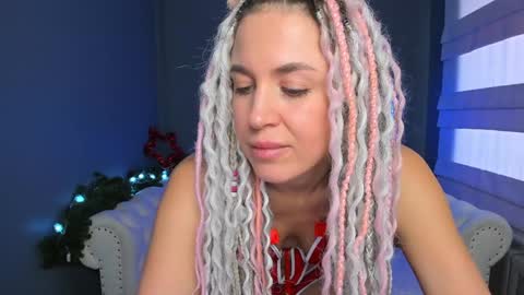 Roxy online show from December 25, 8:07 am