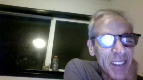 Snapshot of royboy2561 chatting on November 9, 8:34 am Roy Murrin online show from November 9, 8:34 am