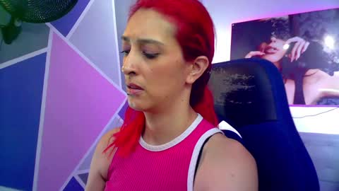 ruby_your_milf online show from December 21, 4:36 pm