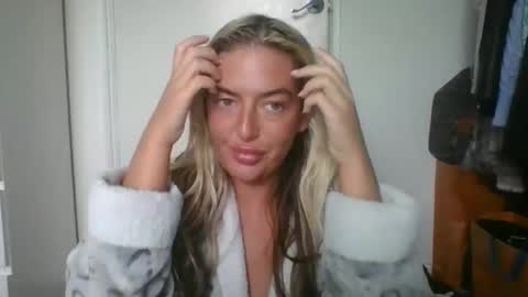 rubyredxxxoxxx online show from December 31, 10:37 am