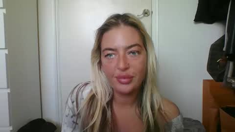 rubyredxxxoxxx online show from February 2, 9:19 am