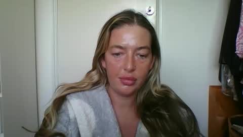 rubyredxxxoxxx online show from December 5, 9:18 am