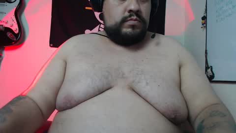 Snapshot of rudebearboy_ chatting on October 18, 3:42 am Bear online show from October 18, 3:42 am