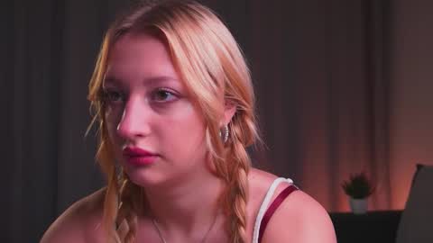 Mila online show from October 3, 3:09 pm