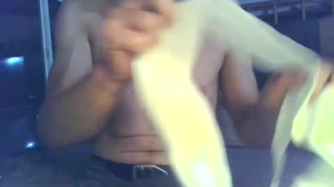 Snapshot of ruggeddude69 chatting on November 15, 6:22 am ruggeddude69 online show from November 15, 6:22 am