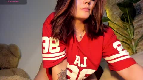 Lorenn online show from January 3, 1:59 am