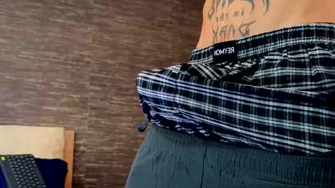  R U S S E L L  online show from February 26, 2:36 pm