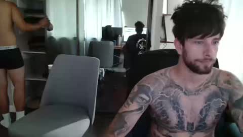 Snapshot of russora666 chatting on December 18, 4:07 am russora666 online show from December 18, 4:07 am