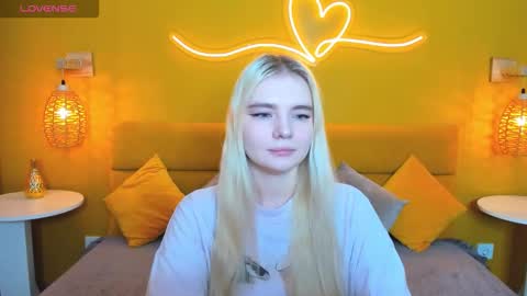 ruthbryant online show from November 15, 12:41 am