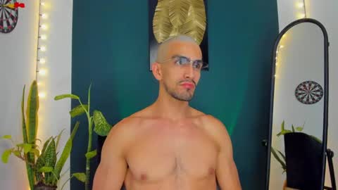 Snapshot of ryan_doyle chatting on September 23, 12:57 am Ryan independent model online show from September 23, 12:57 am