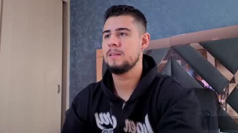 R Y A N online show from October 12, 1:54 pm