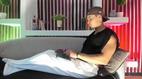 Ryan online show from September 29, 3:44 am