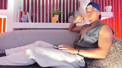 Ryan online show from October 6, 3:37 am