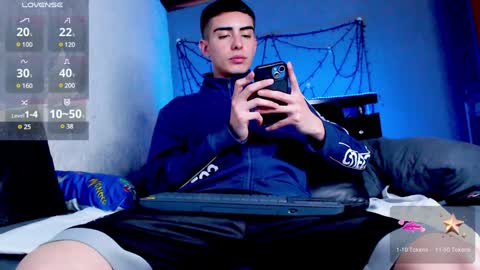 Ryannhill  online show from December 29, 11:29 pm