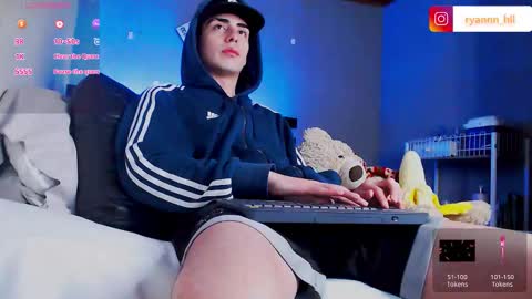 Ryannhill  online show from September 19, 8:05 am