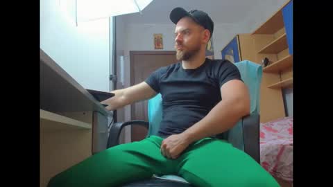 Ryanstone  online show from November 10, 3:38 am