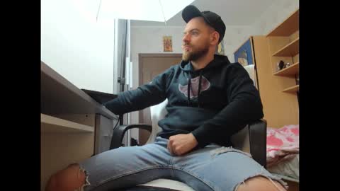 Ryanstone  online show from November 17, 4:40 am