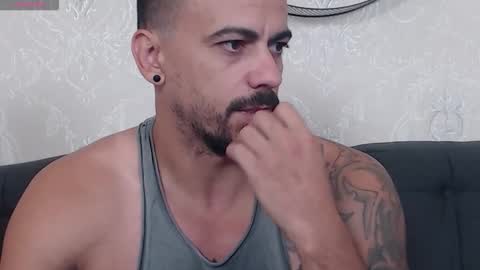 Snapshot of ryanvibe chatting on October 14, 11:33 am Ryan online show from October 14, 11:33 am