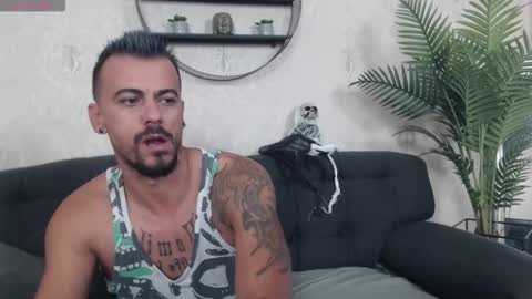 Snapshot of ryanvibe chatting on October 15, 12:05 pm Ryan online show from October 15, 12:05 pm