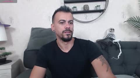 Snapshot of ryanvibe chatting on October 16, 11:22 am Ryan online show from October 16, 11:22 am