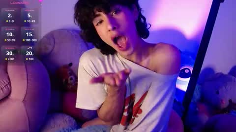 Santi  online show from November 6, 12:44 am